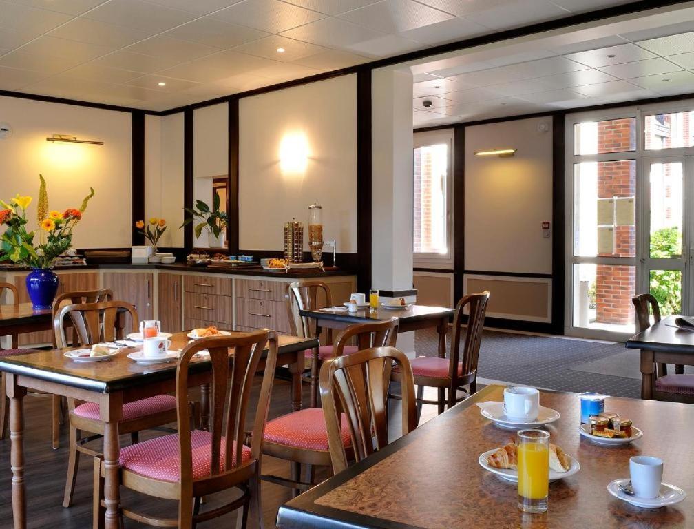 Logis Hotel Restaurant Du Labrador Saint-Benoit-sur-Loire Ngoại thất bức ảnh