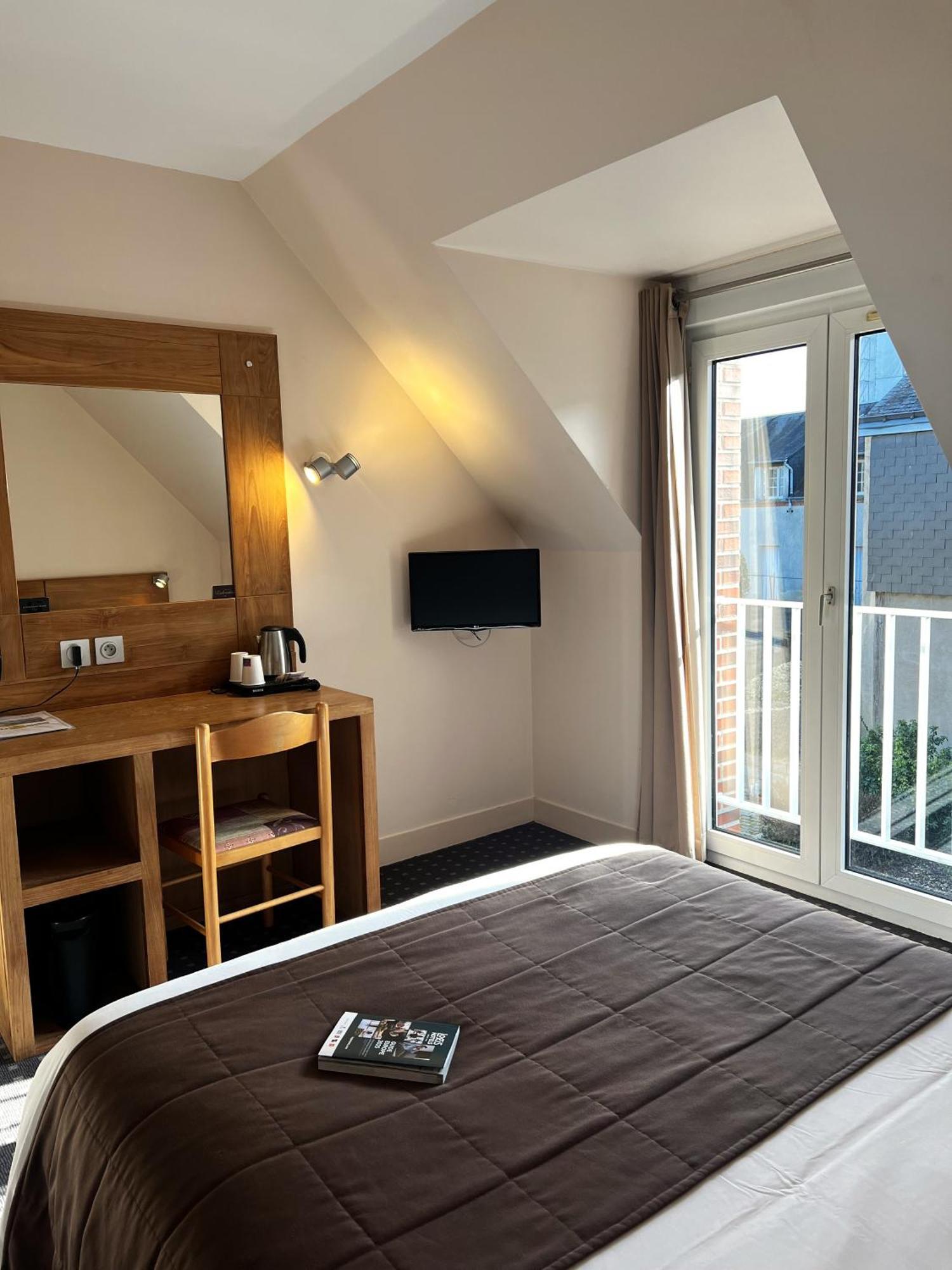 Logis Hotel Restaurant Du Labrador Saint-Benoit-sur-Loire Ngoại thất bức ảnh
