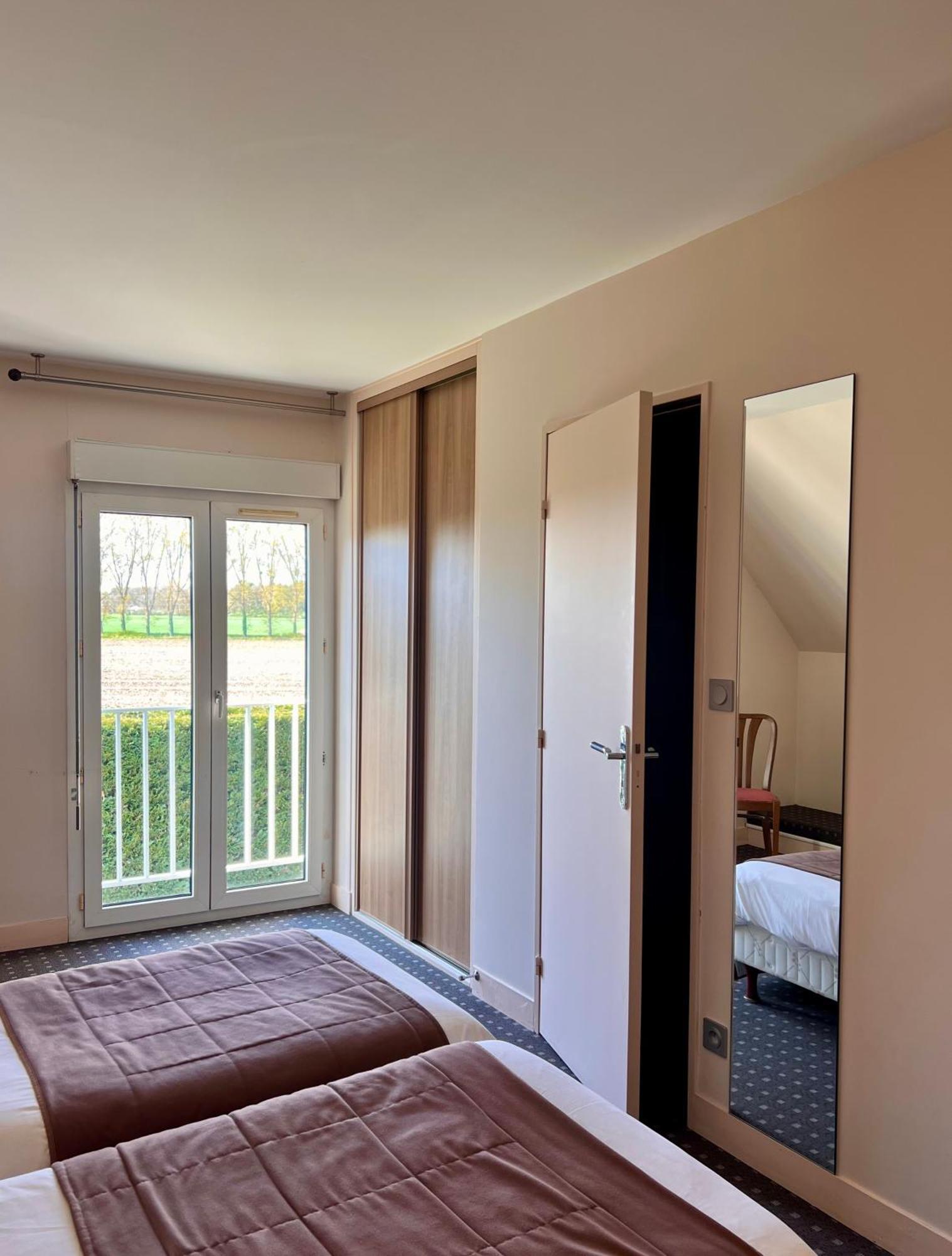Logis Hotel Restaurant Du Labrador Saint-Benoit-sur-Loire Ngoại thất bức ảnh