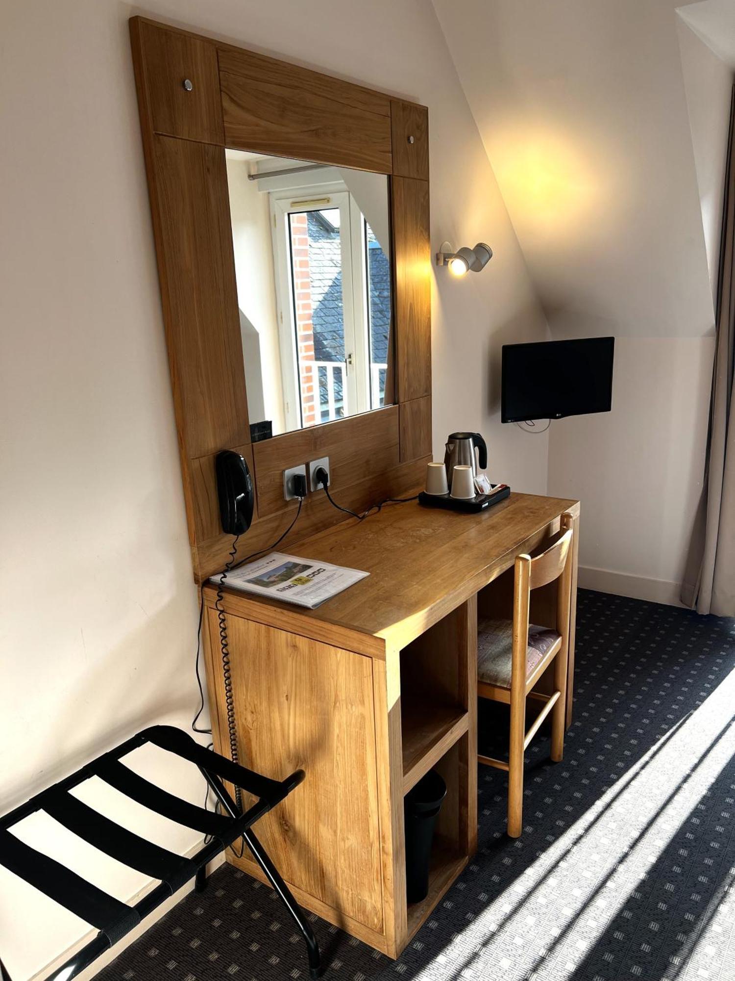 Logis Hotel Restaurant Du Labrador Saint-Benoit-sur-Loire Ngoại thất bức ảnh