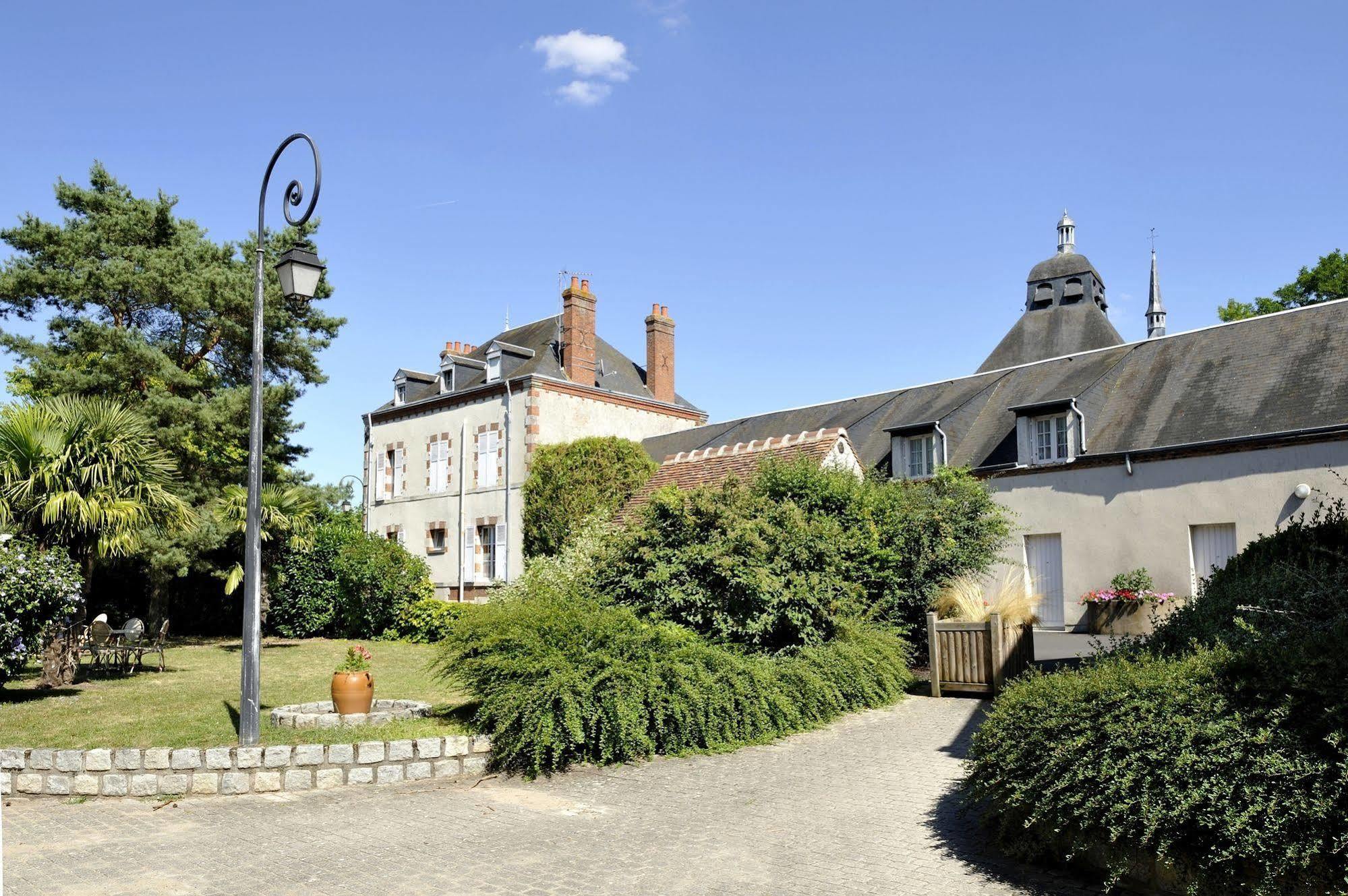 Logis Hotel Restaurant Du Labrador Saint-Benoit-sur-Loire Ngoại thất bức ảnh