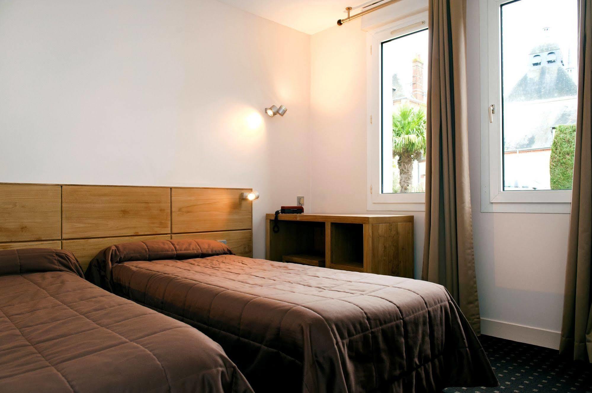 Logis Hotel Restaurant Du Labrador Saint-Benoit-sur-Loire Ngoại thất bức ảnh