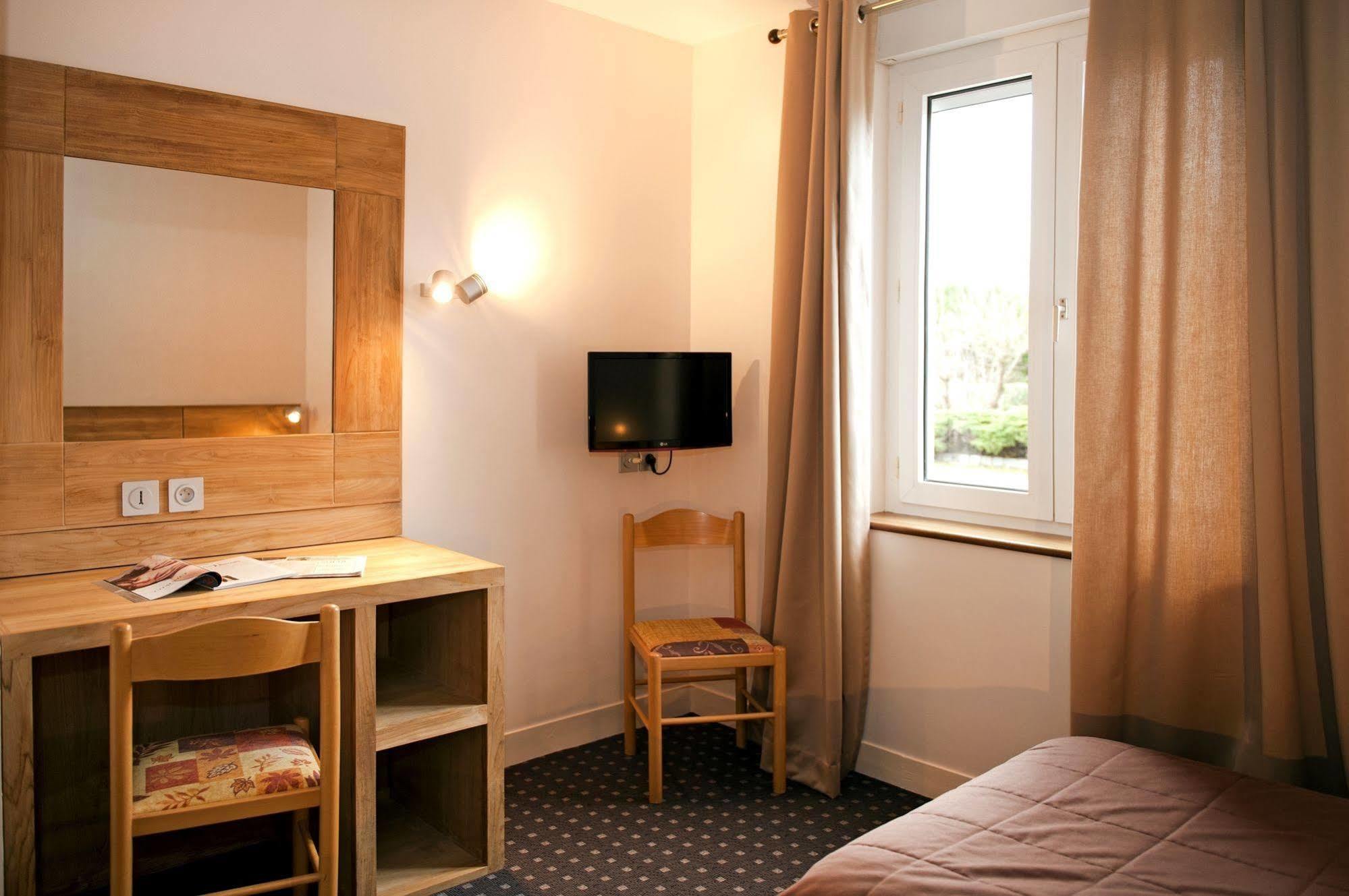 Logis Hotel Restaurant Du Labrador Saint-Benoit-sur-Loire Ngoại thất bức ảnh